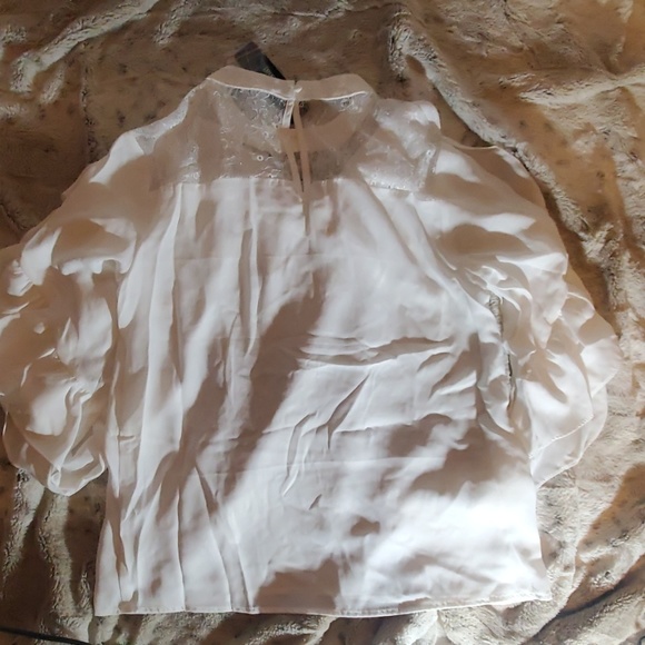 ***LAST ONE!!!*** White ruffles and lace blouse - Picture 5 of 5
